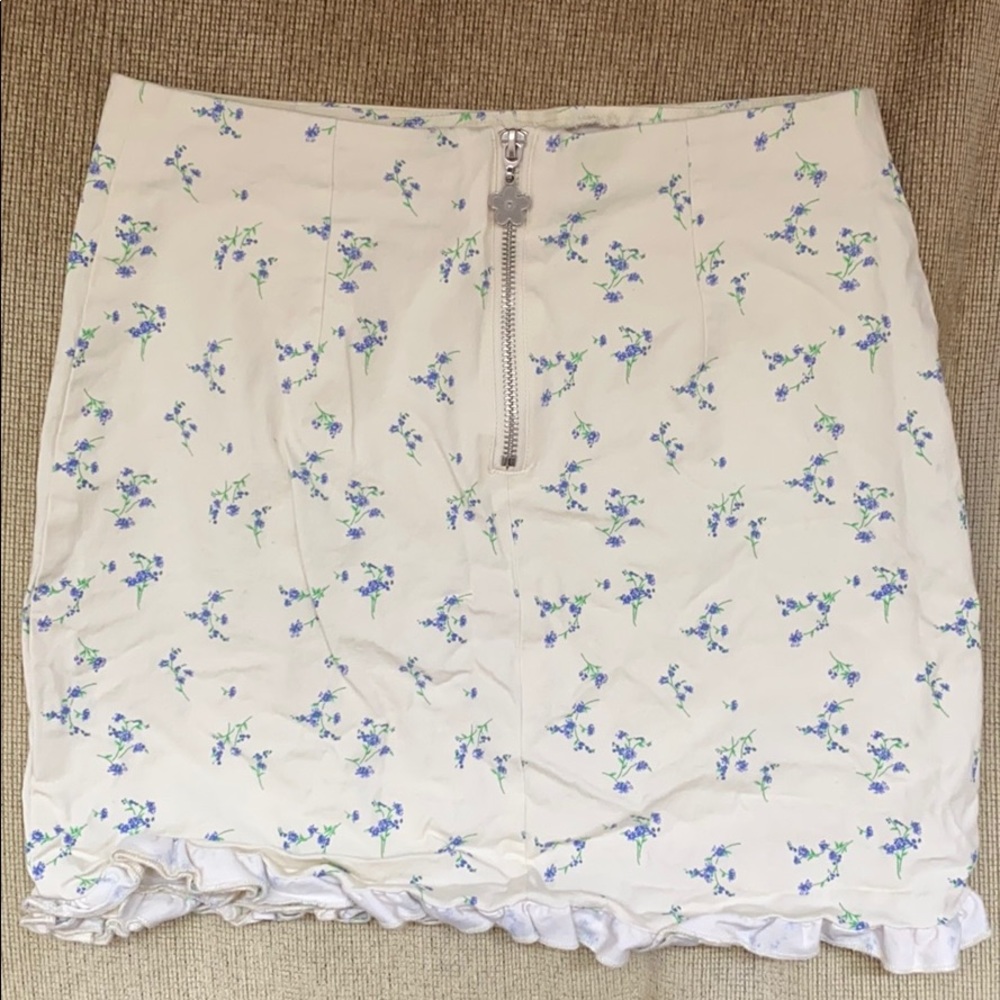 UO Floral Ruffle Miniskirt - Picture 4 of 4
